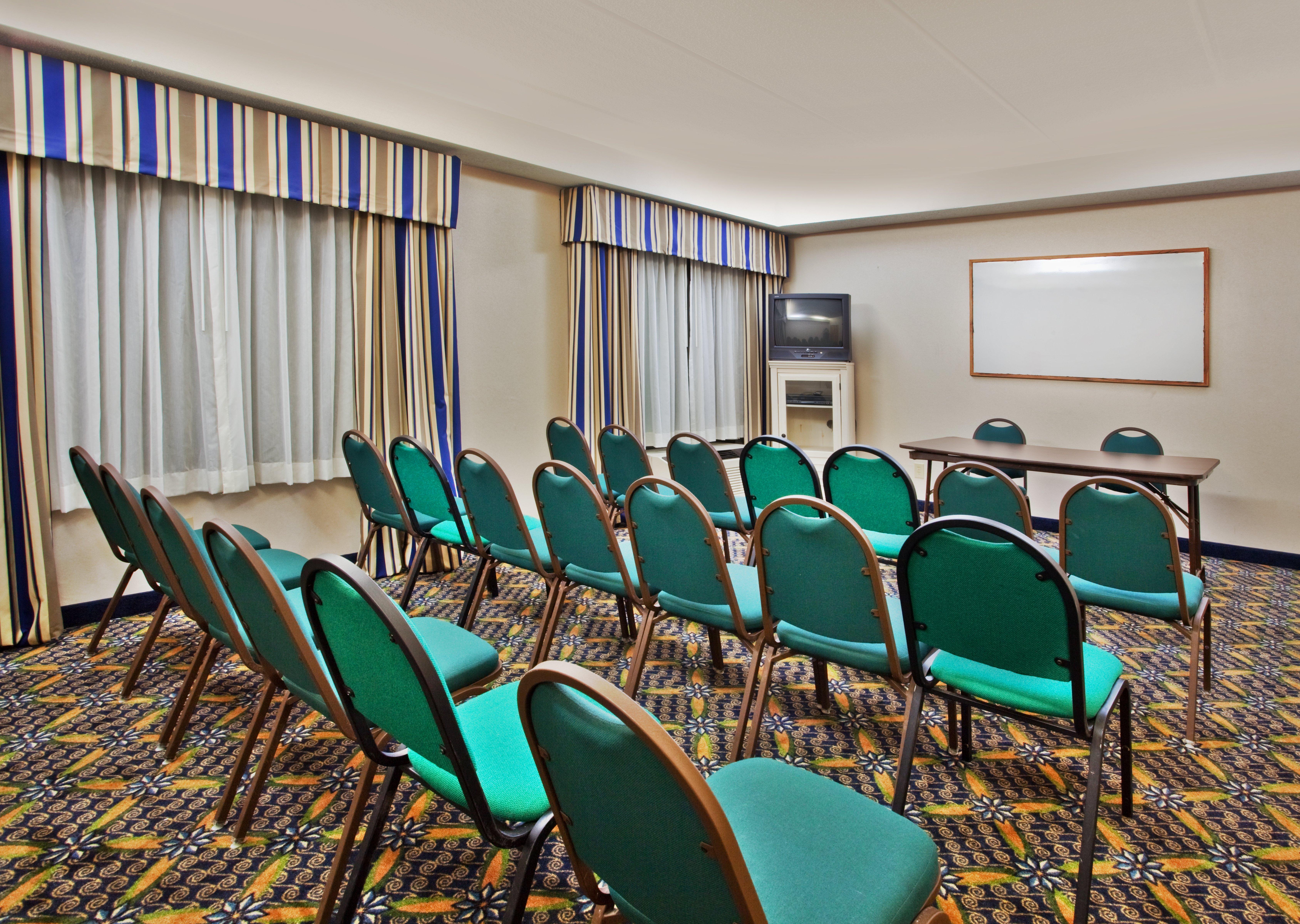 Holiday Inn Express Hotel & Suites Lawrenceville By Ihg Exterior foto